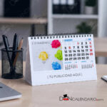 Calendario de mesa para personalizar con fotografías.